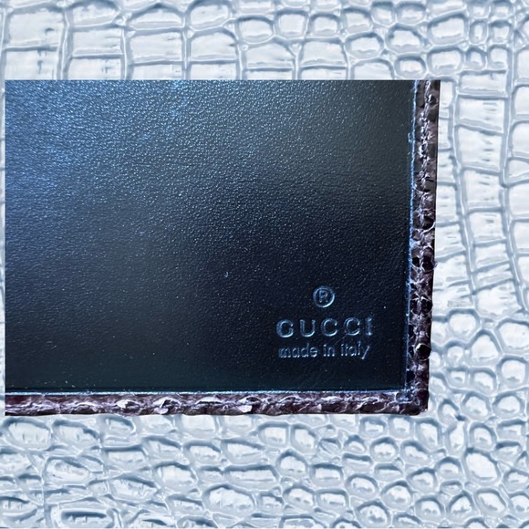 EUC Gucci Burgundy Exotic Lizard Leather Bi-Fold Wallet with Silver ‘G’ Logo - Picture 5 of 7